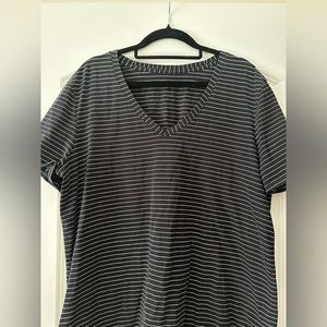 Lululemon love tee vneck